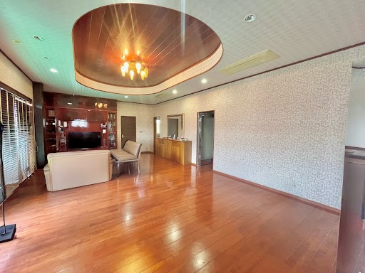売中古戸建　中央区新橋町の居間・リビング|2階LDKもゆとりある空間となっており、快適にお過ごしいただけます