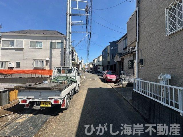 茅ヶ崎市松尾　新築戸建　全6棟の前面道路含む現地写真|5月2日撮影　建築中　現地外観
