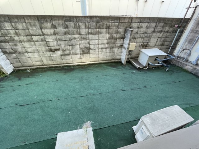 小若江スカイハイツのバルコニー|暖かな日差しのふりそそぐバルコニー