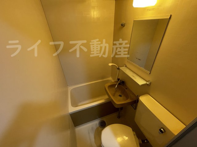 小若江スカイハイツの浴室|日々の疲れを癒すお風呂付です