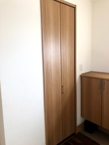 太田市西新町の収納|玄関もスッキリ片付くシューズクローク♪
