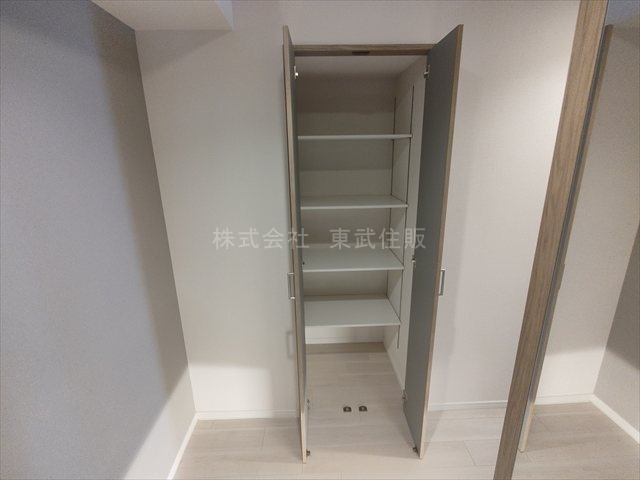 【内装】 | リズムタワー１ | 明るい色調の室内です