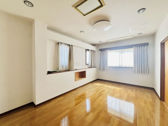 高崎市末広町の洋室|3階主寝室は、WIC付きで広々とした空間に♪