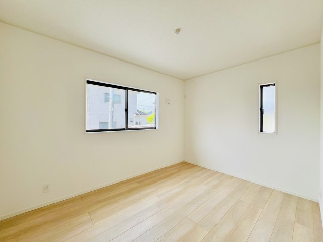 高崎市箕郷町白川の洋室|お子様の一人部屋デビューにも最適♪