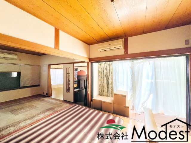 高崎市高関町の居間・リビング|開放的な洋室は、ご家族も自然と集まる空間♪