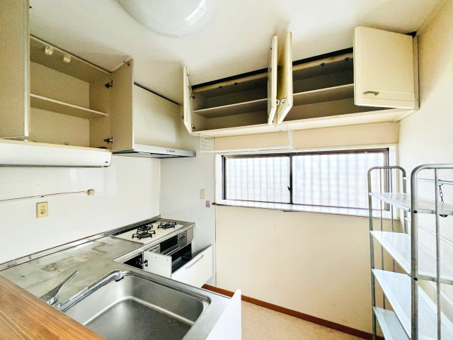 高崎市高関町のキッチン|収納も充実のキッチン♪