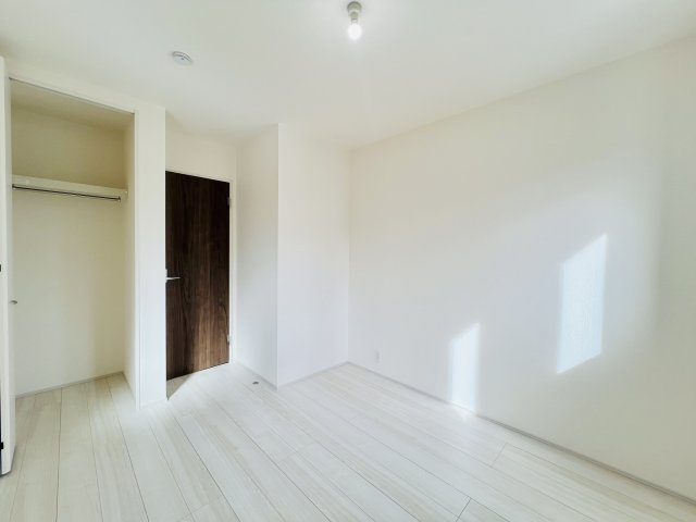 高崎石原町の洋室|インテリアの統一感を作りやすい洋室♪