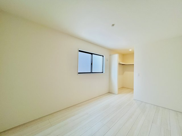 高崎箕郷町生原の洋室|6.7帖洋室は、WIC付きでゆとりのある空間♪