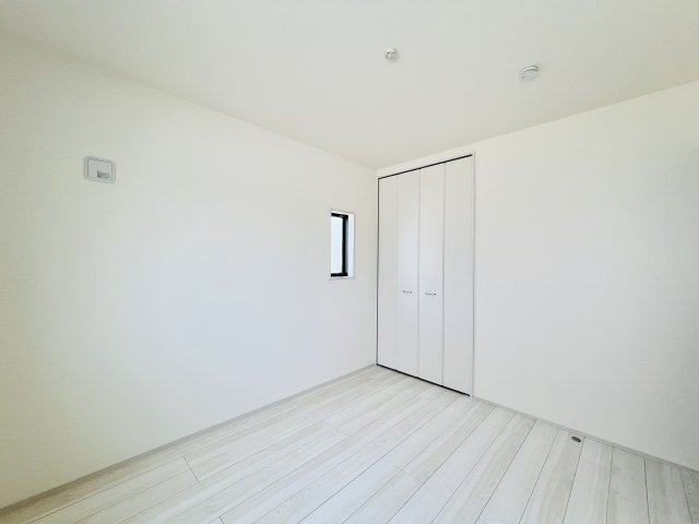 高崎箕郷町生原の洋室|お子様の一人部屋デビューにも最適♪