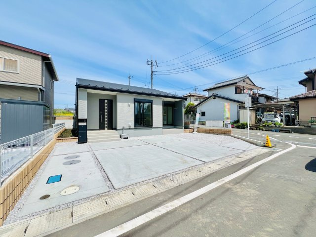 高崎箕郷町生原の前面道路含む現地写真|間口も広く駐車が苦手な方にもおススメ◎