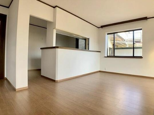 日立市東大沼町1期　中古戸建の居間・リビング|お子様が元気に遊べる広々としたリビングです＼(^o^)／