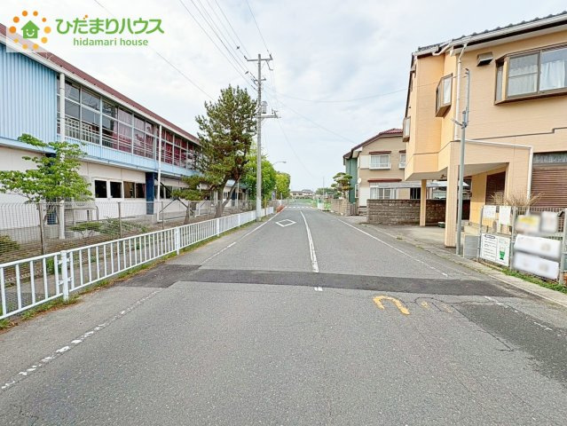 高萩市有明町第6　新築戸建の前面道路含む現地写真|小中学校が近く、お子様の通学も安心♪