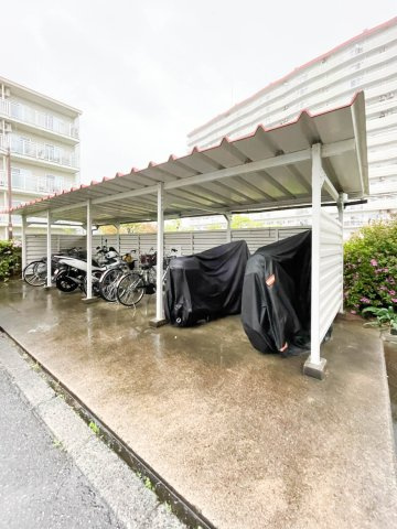 名谷8団地38号棟の駐輪場