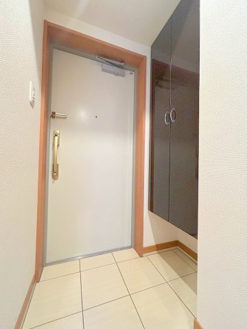 【玄関】 | ウイング宝町セカンド