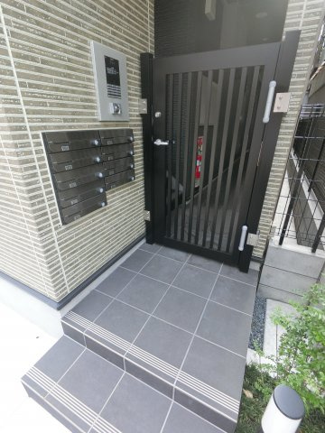 【エントランス】