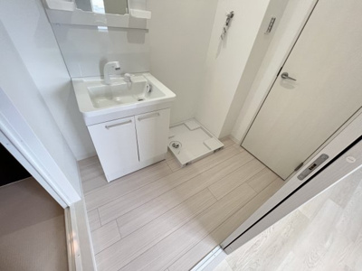 【洗面所】 | キャトルセゾン豊中本町 | ※同タイプの写真となり、実際のお部屋とは異なる場合があります