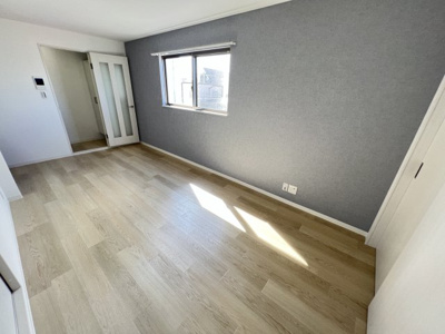 【居間・リビング】 | キャトルセゾン豊中本町 | ※同タイプの写真となり、実際のお部屋とは異なる場合があります