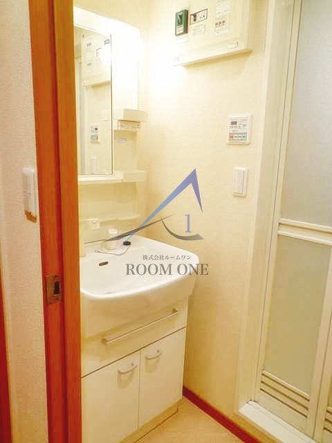 サンヒルズの洗面所|独立洗面台です。