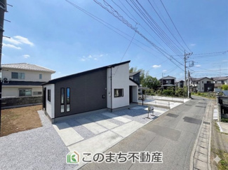 【前面道路含む現地写真】 | 小山市神鳥谷2期　3号棟 | 前面道路が広いので、陽当り・解放感◎になっております！

