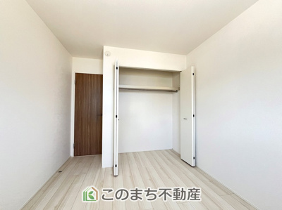 【収納】 | 小山市神鳥谷2期　3号棟 | 各部屋にはクローゼットを完備しています！収納が多いお家はすっきりして快適空間です♪
