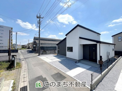 【前面道路含む現地写真】 | 小山市神鳥谷2期　3号棟 | 前面道路は車通りが少ないのでゆっくり駐車ができます。
