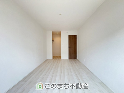 【洋室】 | 小山市神鳥谷2期　3号棟 | 大切なプライベート空間は、趣味に合わせて使って頂けるようシンプルに仕上げてあります♪
