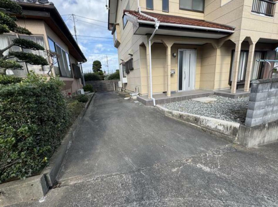 北茨城市華川町車　中古戸建の駐車場