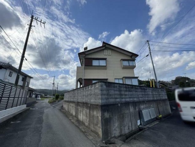 北茨城市華川町車　中古戸建の前面道路含む現地写真