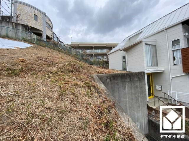 西宮市甲陽園東山町の外観|造成済み更地のため、余分な解体費用を抑えられ、スムーズに建築に入れます。