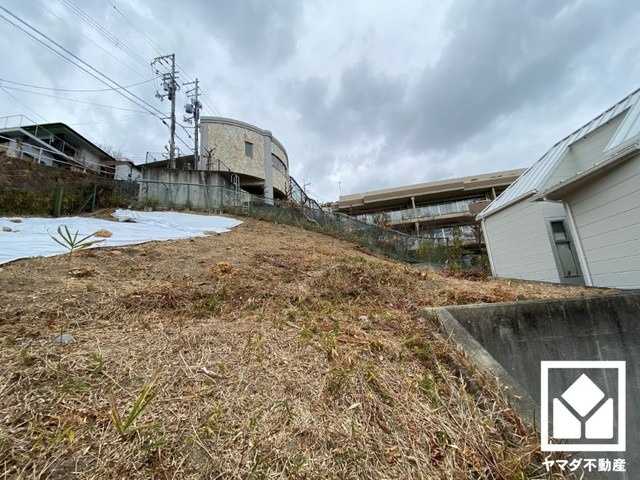 西宮市甲陽園東山町の外観|都市ガス対応です。プロパンガスと比べて料金がやすいため、日々のランニングコストを抑えることができます。