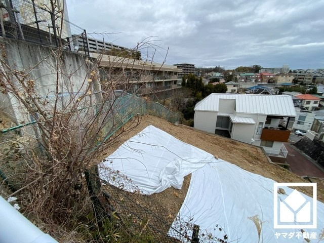 西宮市甲陽園東山町の外観|阪急電鉄甲陽線「甲陽園」駅まで徒歩約11分の立地。毎日の通勤・通学だけでなく、休日のお出かけまで利便性に優れています。