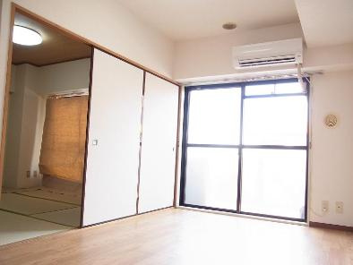 マンション白陽の居間・リビング