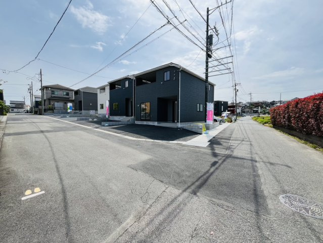 東海市加木屋町木之下152番の一部『仲介手数料無料』新築戸建ての前面道路含む現地写真
