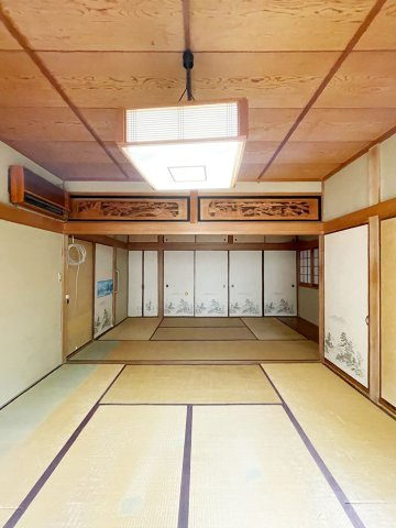 菅の台7丁目中古戸建の和室|1階8帖和室
