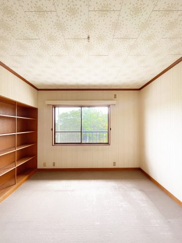 菅の台7丁目中古戸建の洋室|2階真ん中7帖の洋室
