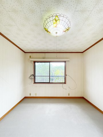 菅の台7丁目中古戸建の洋室|2階西側7帖の洋室
