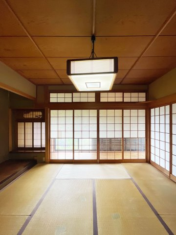 菅の台7丁目中古戸建の和室|1階東側6帖和室