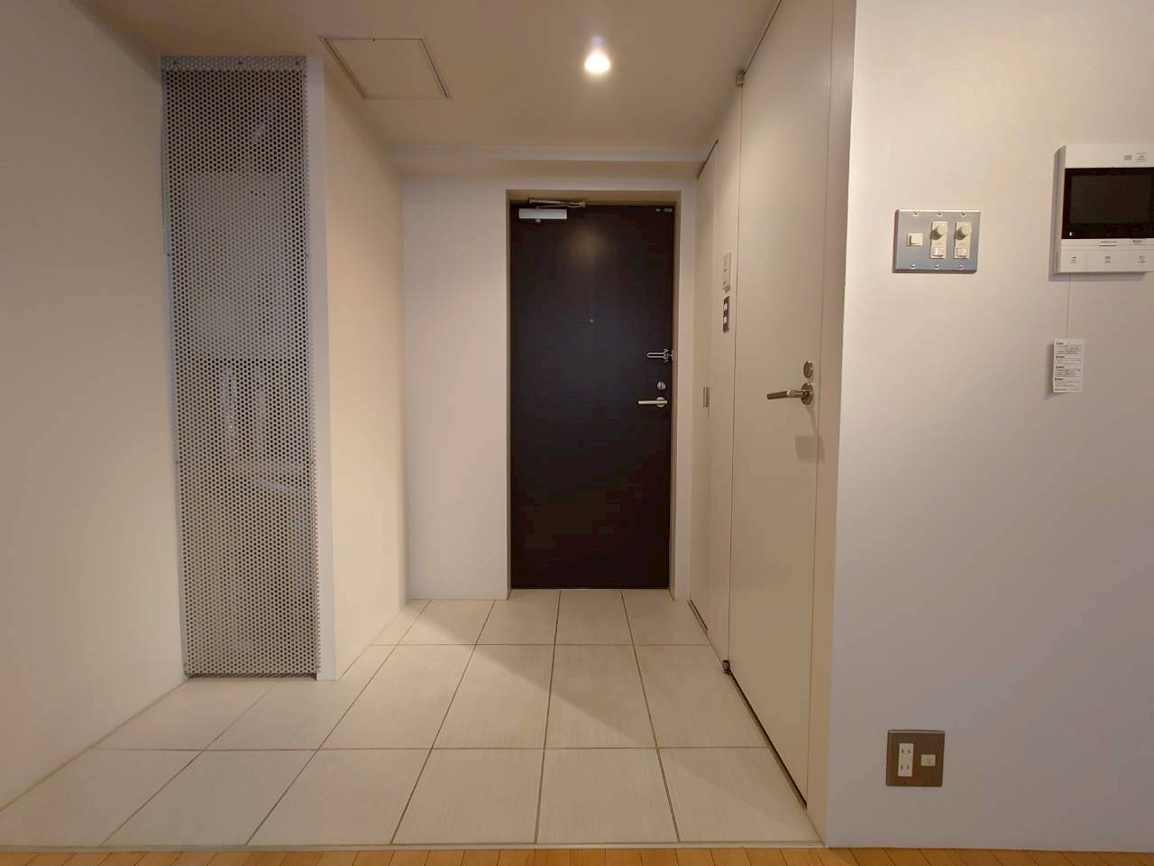 【玄関】
