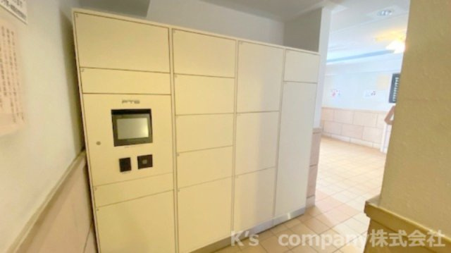 茅ヶ崎市共恵1丁目　ライオンズプラザ茅ヶ崎駅前の設備|留守中でも宅配物が受け取れる宅配ボックス付き☆