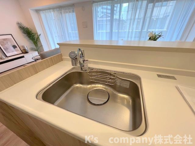茅ヶ崎市共恵1丁目　ライオンズプラザ茅ヶ崎駅前のキッチン|耐久性に優れたステンレス素材のシンク◇