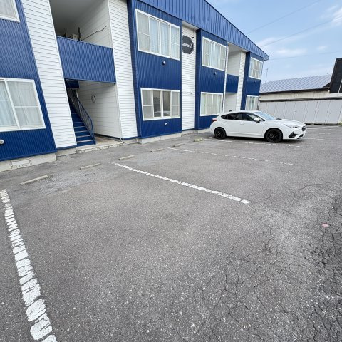 Ｌａｎｄｅｃ　Ｕの駐車場