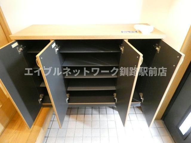 緑ヶ岡2-30-2貸家の収納