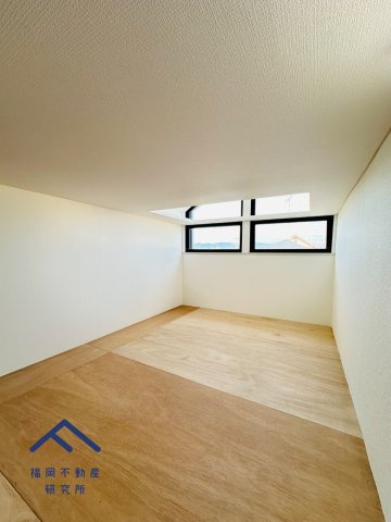筑紫野市筑紫駅前通２丁目　戸建ての洋室