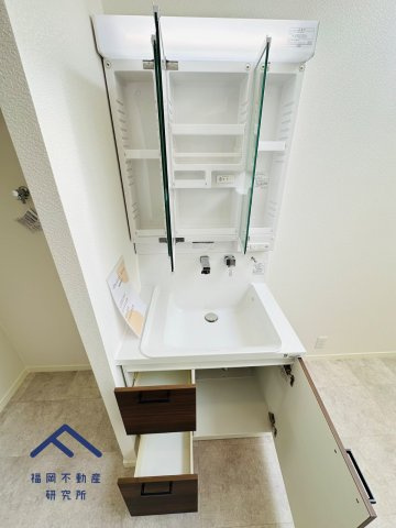 筑紫野市筑紫駅前通２丁目　戸建ての独立洗面台