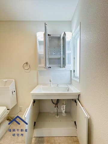 筑紫野市筑紫駅前通２丁目　戸建ての独立洗面台