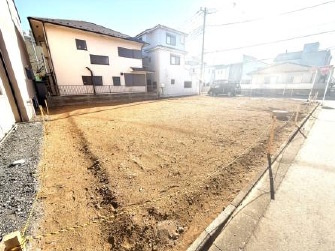 敷地面積40坪　売地　川越市広栄町の前面道路含む現地写真|Ｂ区画：北西側４ｍ公道。　A区画：角地！南西側６ｍ公道、北西側４ｍ公道。
接道幅が広く、お車の出し入れもラクラクです♪
