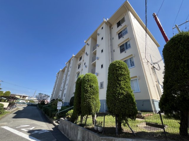 上田東町住宅2号棟の外観
