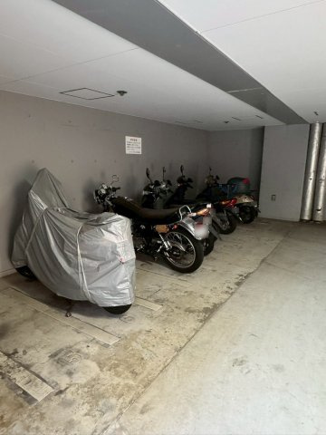 ヴィルヌーブ保土ヶ谷Ⅲのその他共用部分|バイク置場