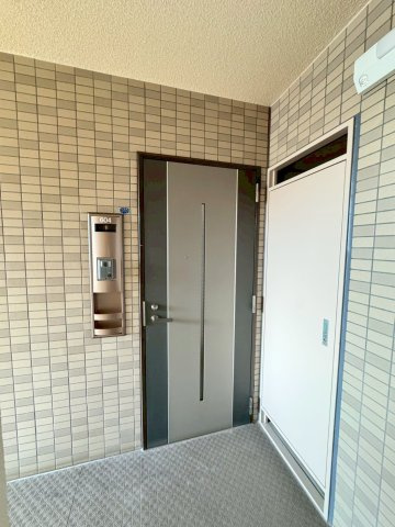 ヴィルヌーブ保土ヶ谷Ⅲの玄関|玄関