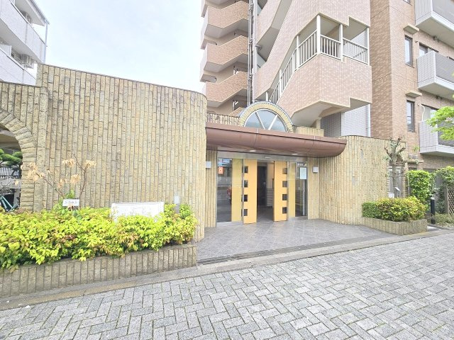 ライオンズマンション河辺シティ３LDKのエントランス